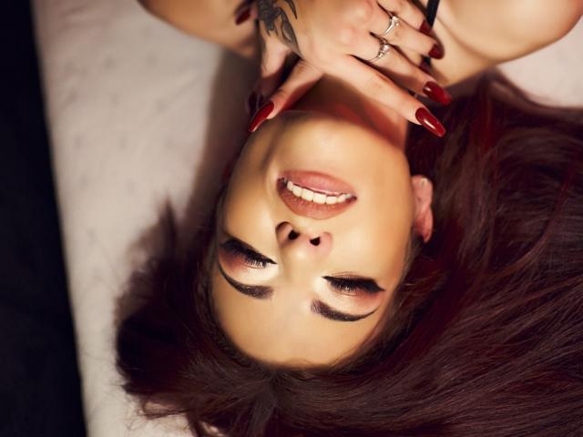 RinaQueenie - Live sex cam - 20911158