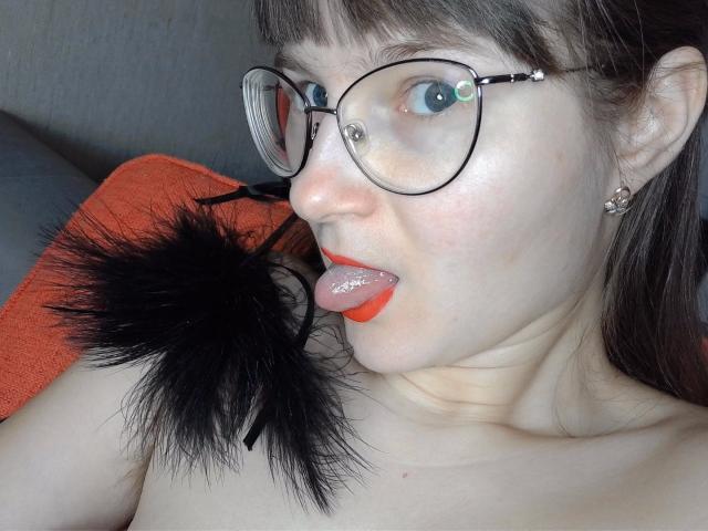 KiraGoldens - Élő pornó és szexkamera - 20911578