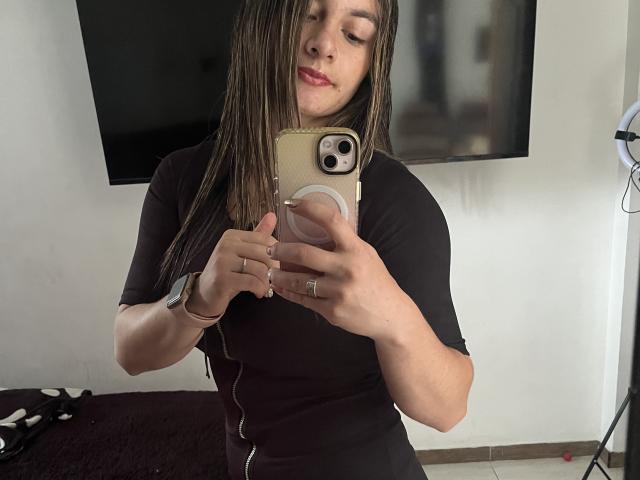 AtheneaRossi - Live porn &amp; sex cam - 20912686