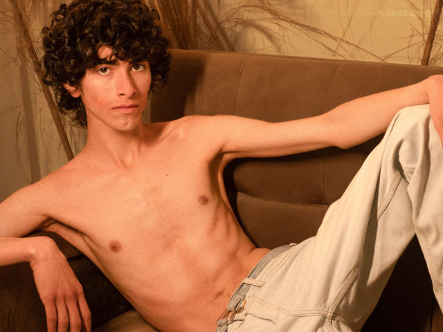 LucasFrost - Sexe cam en vivo - 20913186