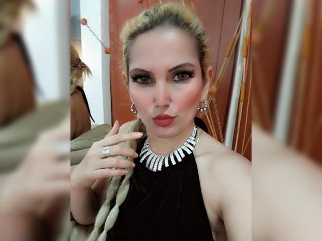 GiuliaAddams - Live sex cam - 20920510