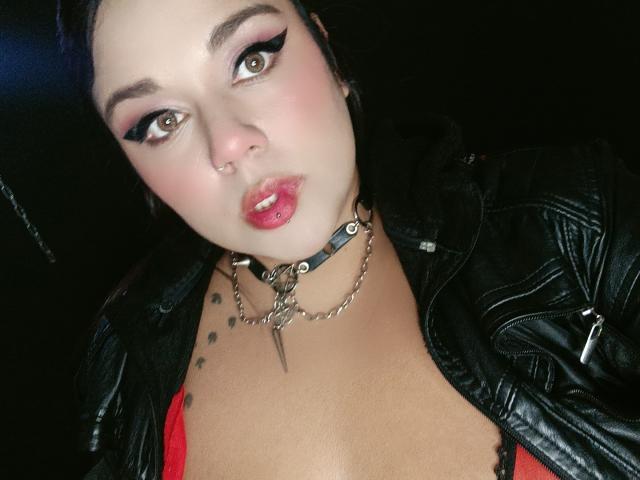 EmilyDom - Live sexe cam - 20930102