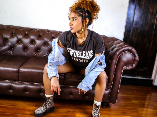 CinthiaWalker - Live sex cam - 20956878