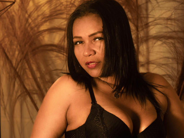 LouiseNails - Live Sex Cam - 20957530