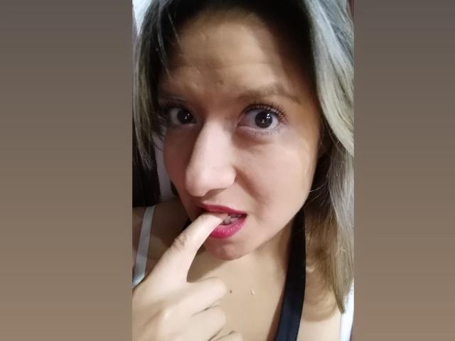 ValeriaHunter69 - Sexe cam en vivo - 20961090