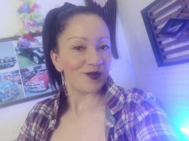 CharloteEzra - Live Sex Cam - 20973066