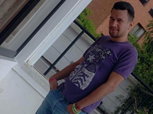 AxelNavas - Live sex cam - 20981054