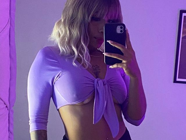 FiorellaBossh - Live porn &amp; sex cam - 20983126