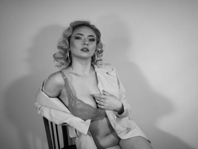 SallyVerda - Live sex cam - 20990810