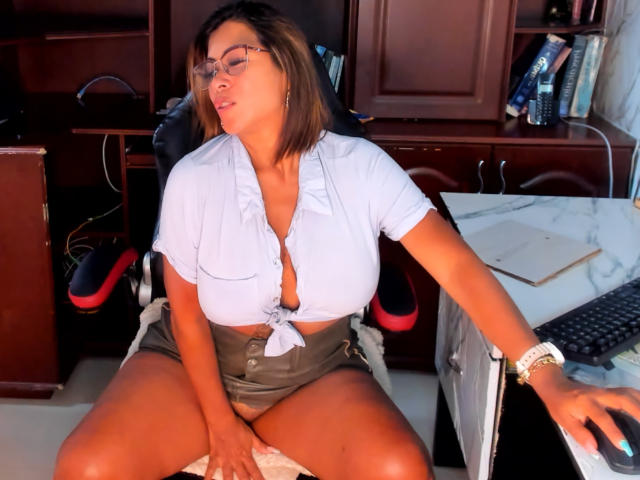 AlixLow - Live sex cam - 20995018