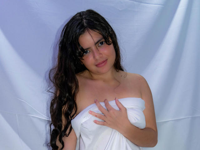 LucianaWest - Live sex cam - 21001118