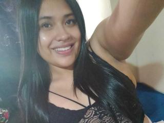 AmyWhin - Live sex cam - 21007010