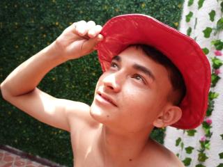 LiamHottestToy - Live sex cam - 21009230