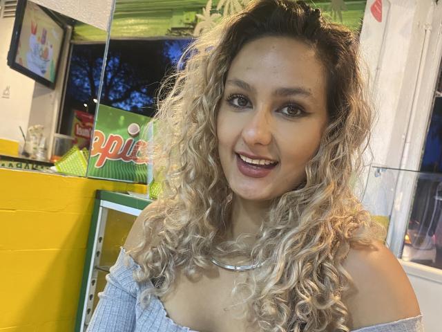 FloraSaenz - Live sex cam - 21011714