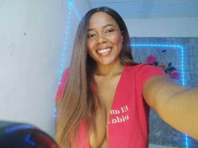 EmiraHot - сексуальная веб-камера в реальном времени - 21017890