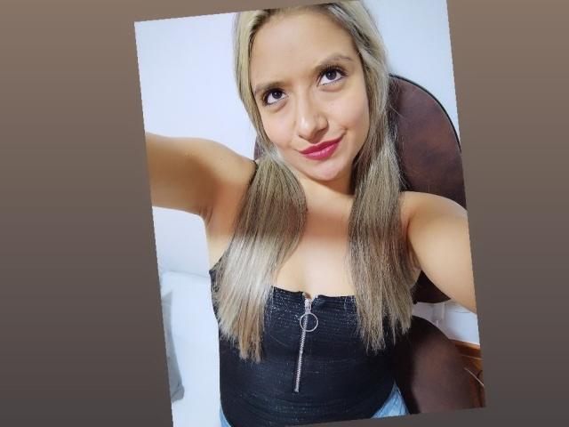ValeriaHunter69 - Live sex cam - 21024086