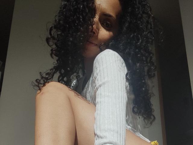 MoniqueCurlz - Live sex cam - 21028794
