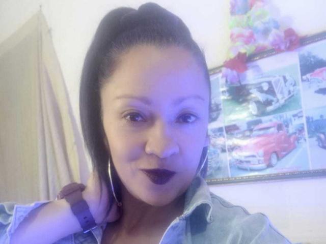 CharloteEzra - Live sex cam - 21034450