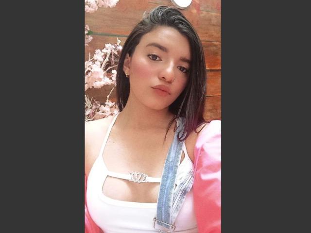 MiahSantos - Live sex cam - 21039150