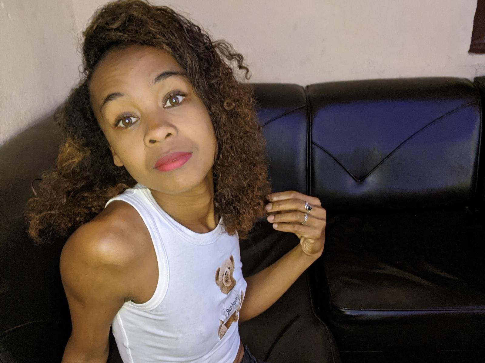 Enyah - Live sex cam - 21042830