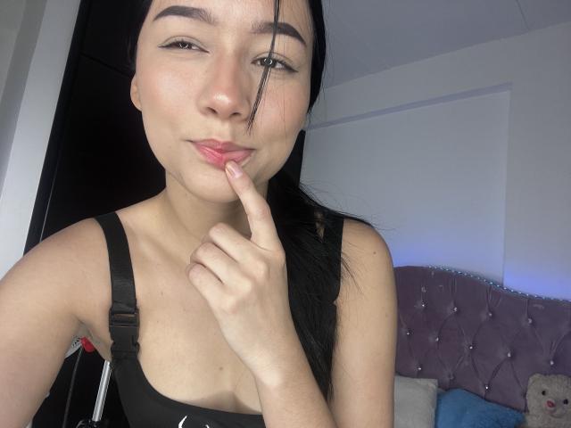 DeisyWest - Élő pornó és szexkamera - 21043598