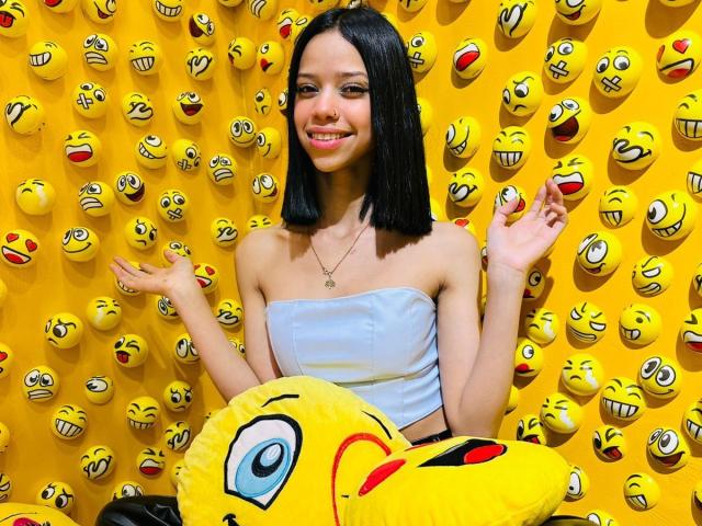 LiaBlom - Live sex cam - 21060746