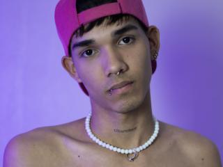 PollitoRosa - Live sex cam - 21063870