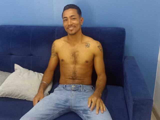 Jossue - Live Sex Cam - 21078682