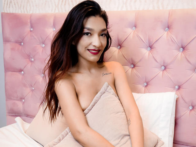 ElyWhitee - Live sex cam - 21083770