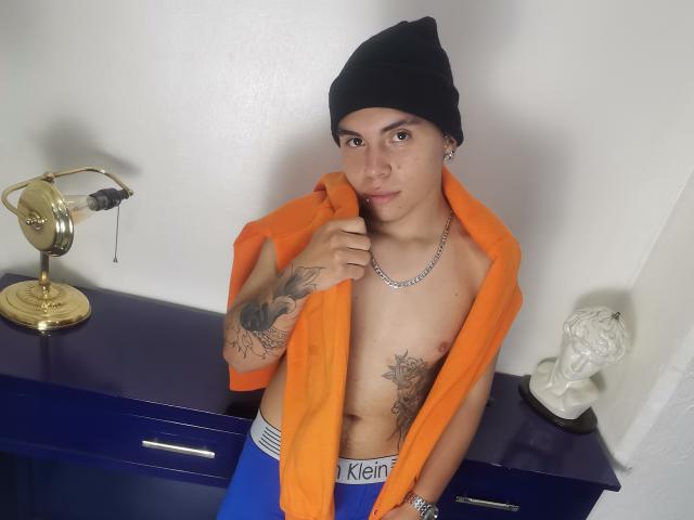 AzrraelSanchez - Sexe cam en vivo - 21091206