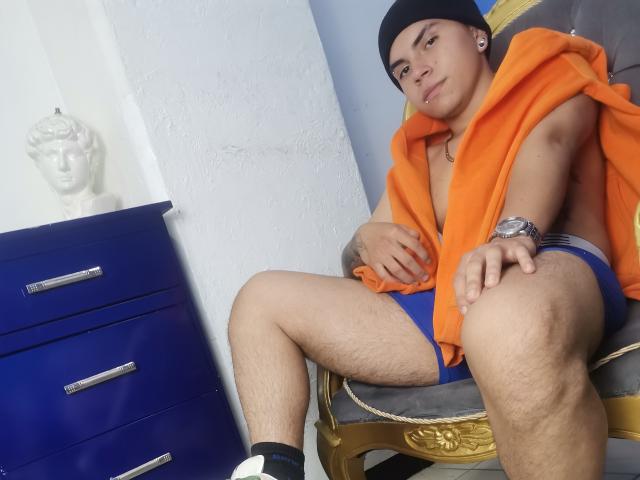 AzrraelSanchez - Sexe cam en vivo - 21091210