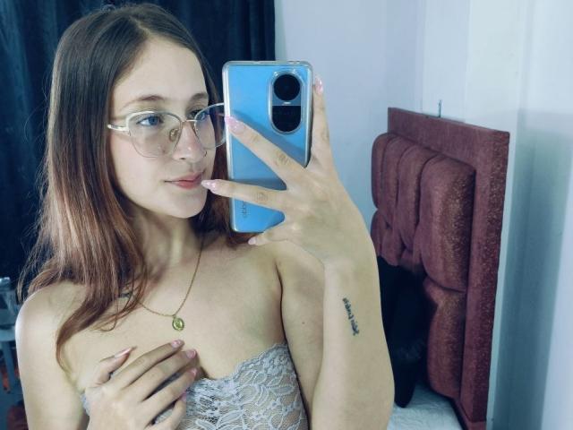 LauraCutee - Live porn &amp; sex cam - 21096518