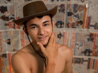 LiamHottestToy - Live sex cam - 21105734