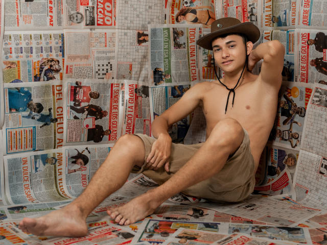 LiamHottestToy - Live sex cam - 21105746