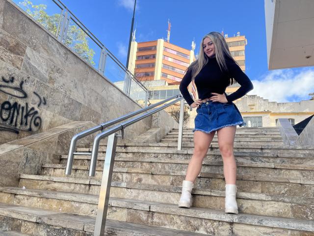 AtheneaRossi - Live porn &amp; sex cam - 21112974