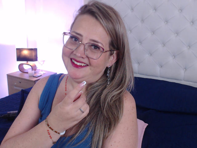 MartinaCaycedo - Live sex cam - 21113126