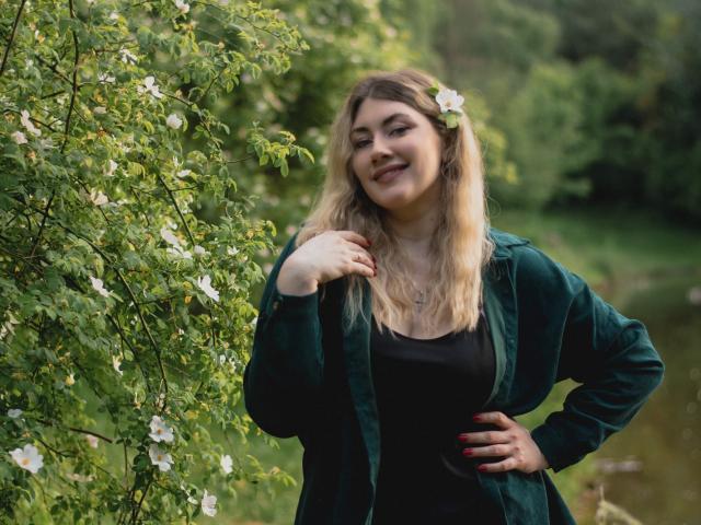 SofiaLux - Live sex cam - 21117178