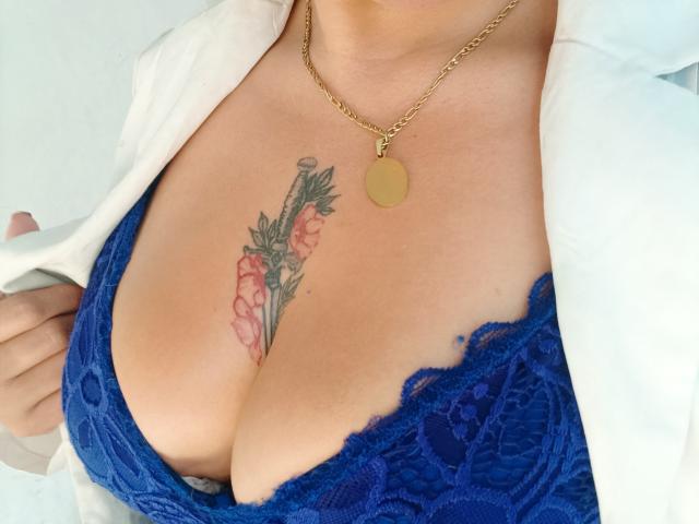 AlessadraJones - Live porn &amp; sex cam - 21117286