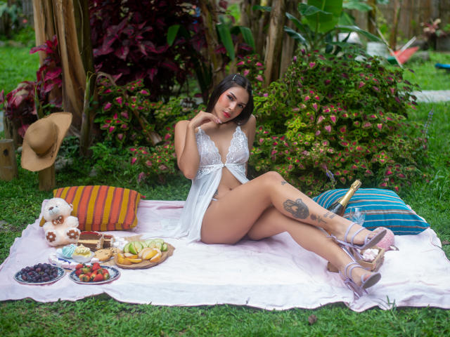 ChloeBrownie - Live sex cam - 21145578