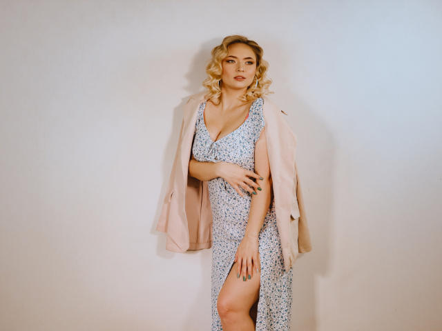 SallyVerda - Live sexe cam - 21145678