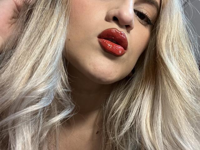 FiorellaStrong - Live sex cam - 21147226