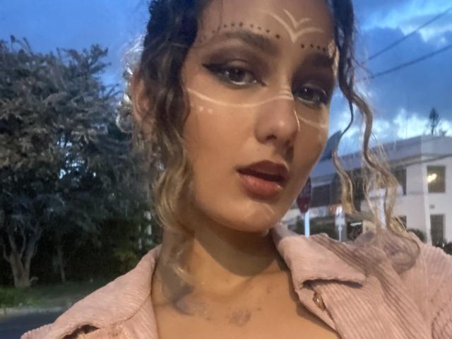 FloraSaenz - Live Sex Cam - 21148822