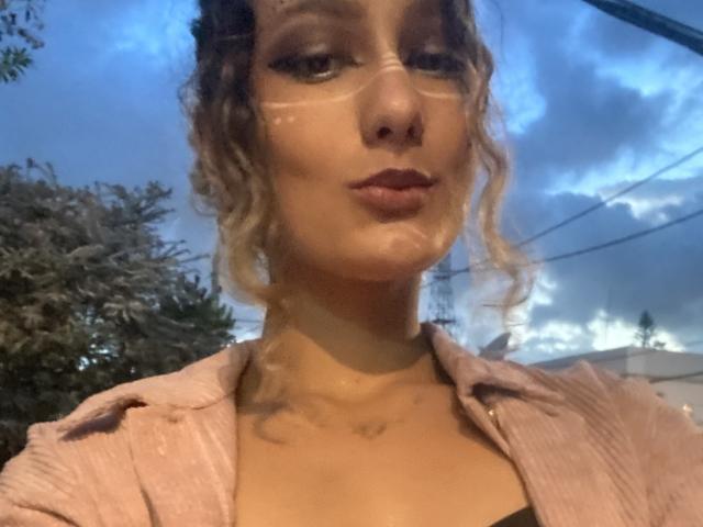 FloraSaenz - Live sex cam - 21148826