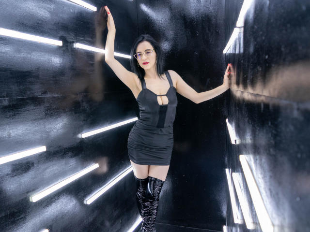 AlanaMoneth - Élő pornó és szexkamera - 21157850