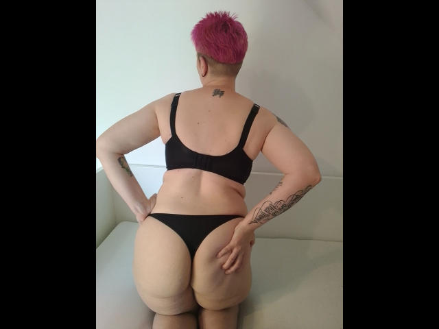 Jessy-bigtitty-hot - Live sex cam - 21158038