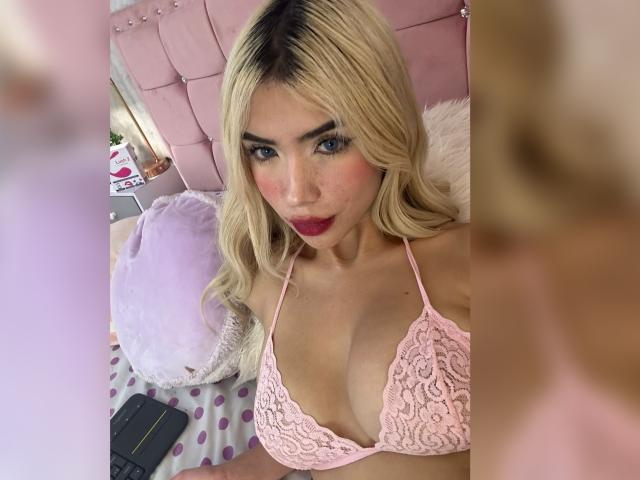 ChristieGarci - Live porn &amp; sex cam - 21158382