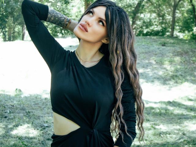 MilaLoona - Live Sex Cam - 21158390
