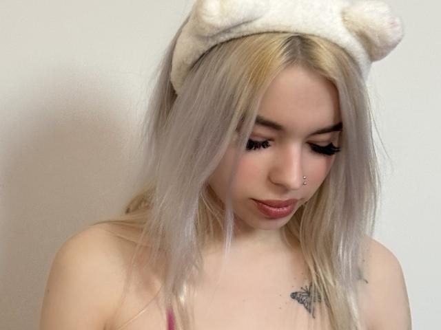 ShineCaroline - Live porn &amp; sex cam - 21158462