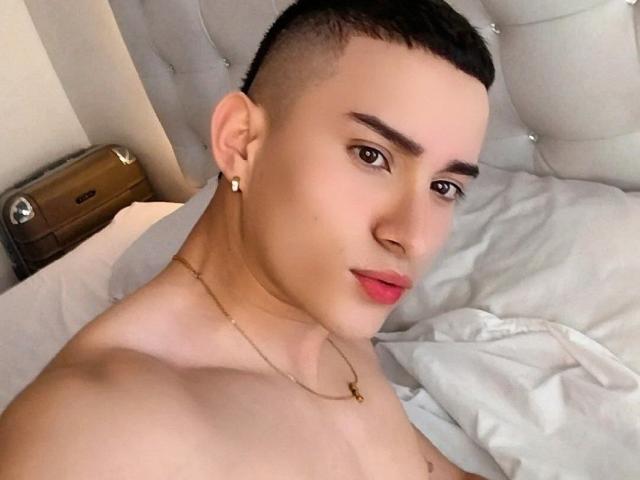 SantiagoXoxo - Live porn &amp; sex cam - 21165854