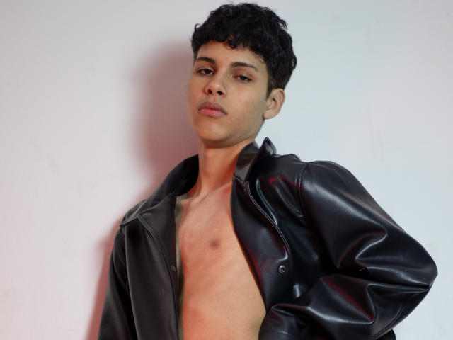 DenisBachh - Live sex cam - 21166338